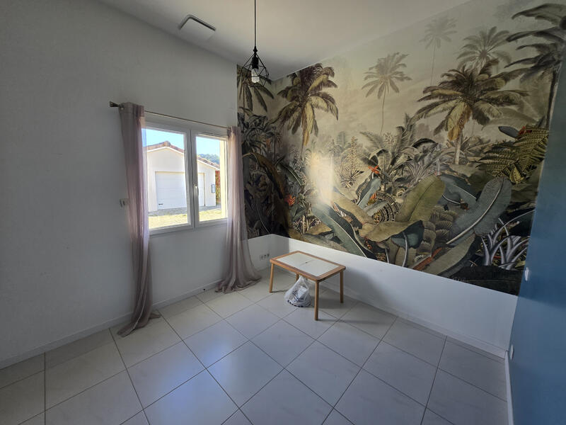 Maison - 240 m² - 7 pièces