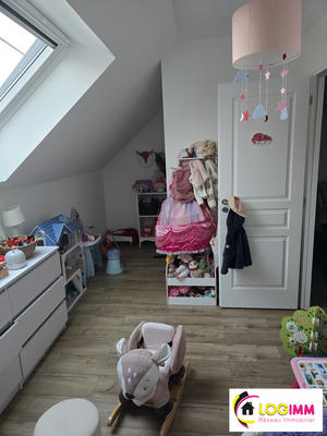 Maison - 90 m² - 9 pièces