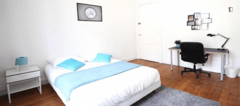 Chambre - 18 m² - 7 pièces