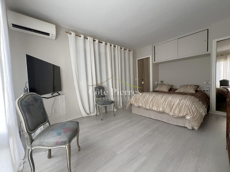 Maison - 220 m² - 6 pièces