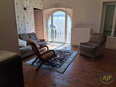 Maison - 200 m² - 4 pièces