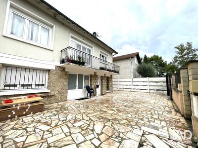 Maison - 233 m² - 7 pièces