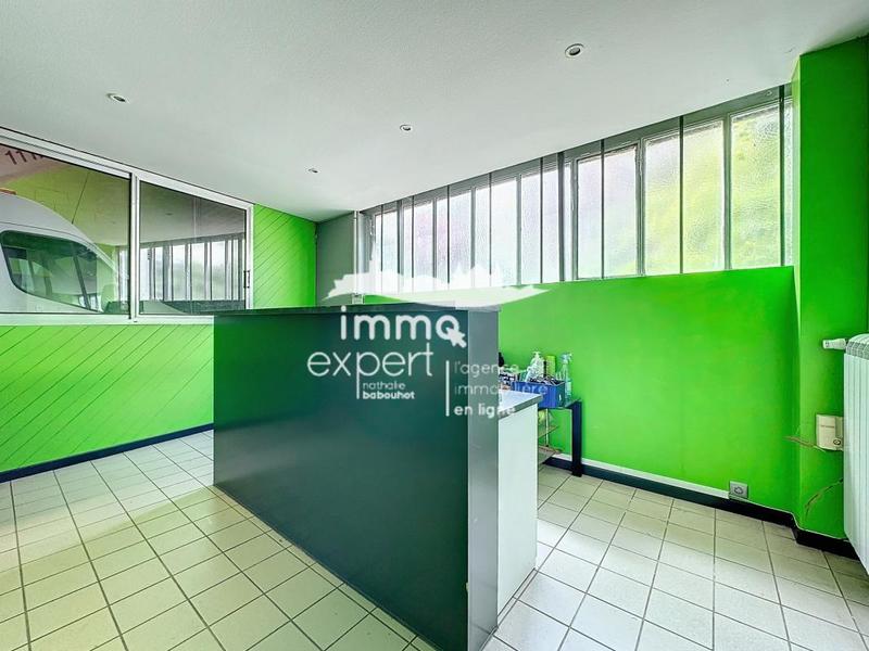 Local d'activité / Entrepôt - 694 m² - 5 pièces