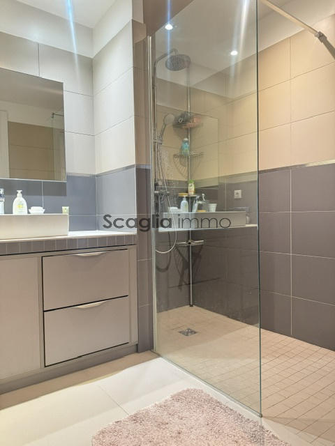 Appartement - 61 m² - 2 pièces