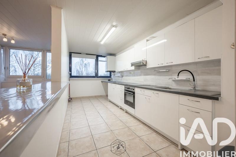 Appartement - 77 m² - 5 pièces