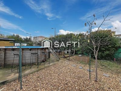 Maison - 90 m² - 4 pièces