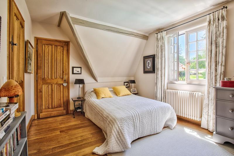 Maison - 222 m² - 9 pièces