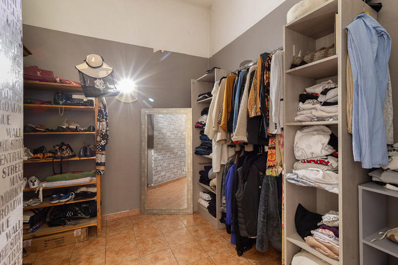 Maison - 220 m² - 6 pièces