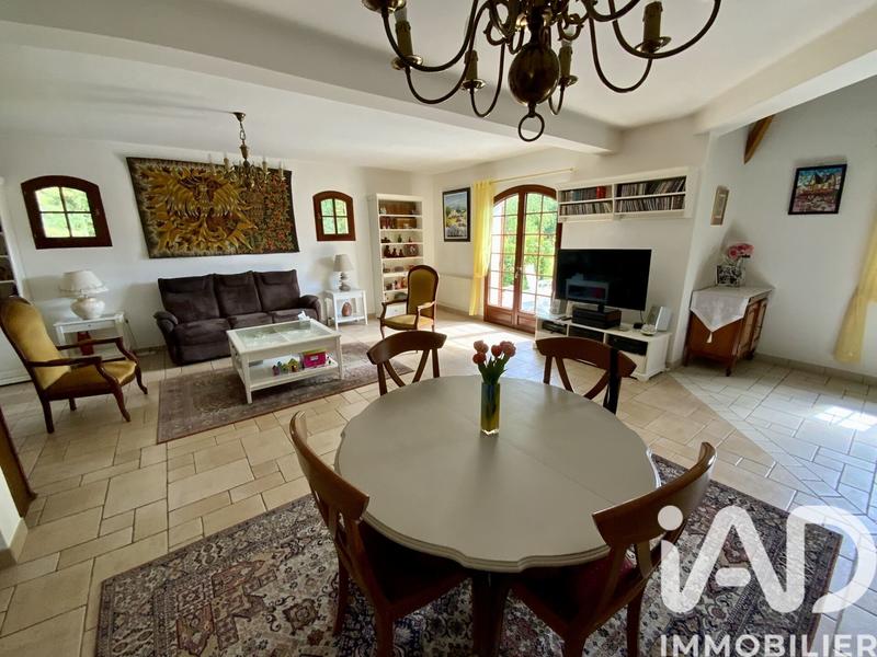 Maison - 265 m² - 9 pièces