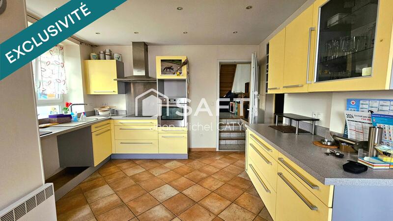 Maison - 140 m² - 5 pièces