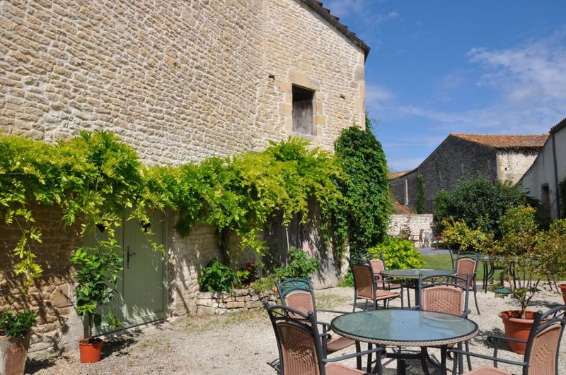 Maison - 713 m² - 15 pièces