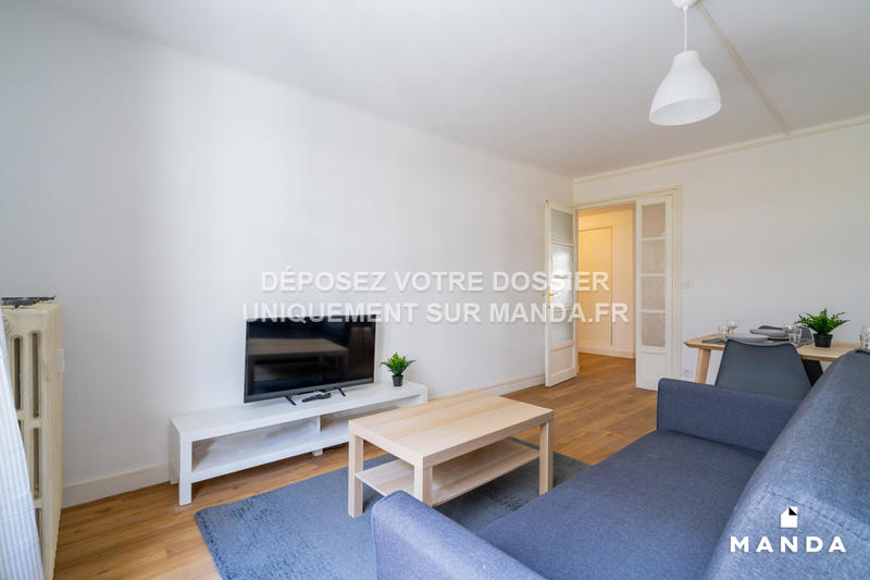 Chambre - 12 m² - 4 pièces