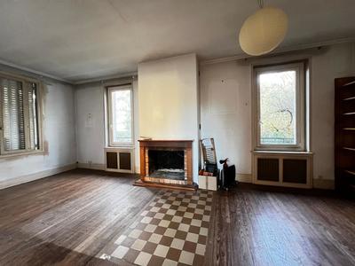 Maison - 230 m² - 7 pièces