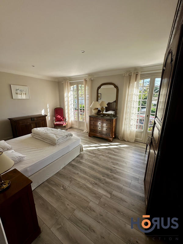 Viager - Villa - 336 m² - 8 pièces