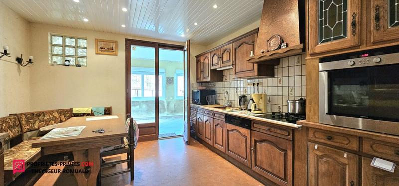 Maison - 228 m² - 9 pièces