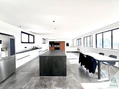 Propriété - 177 m² - 6 pièces