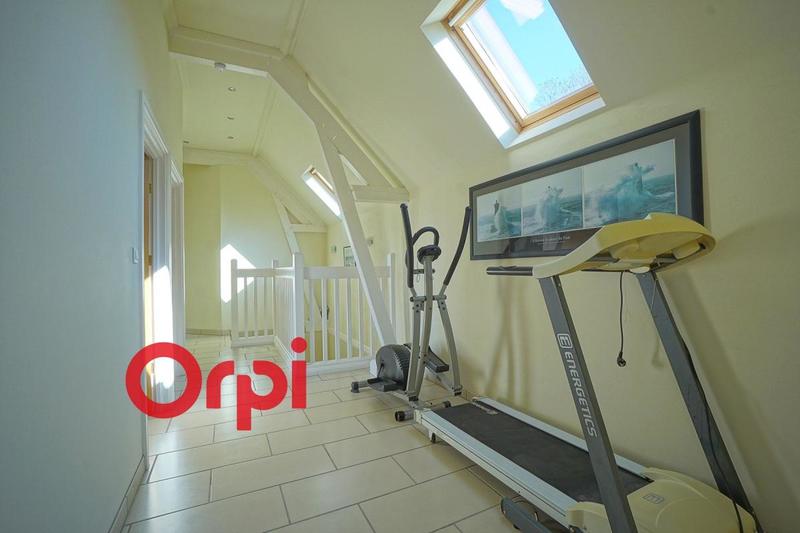 Maison - 252 m² - 9 pièces