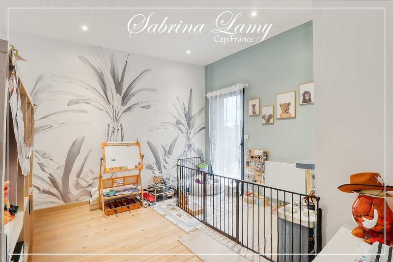 Maison - 166 m² - 7 pièces