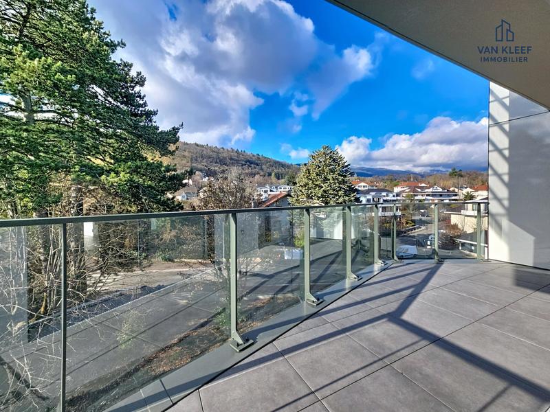 Appartement - 93 m² - 4 pièces