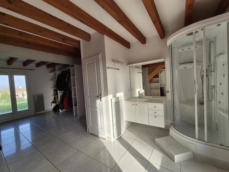 Maison - 137 m² - 5 pièces