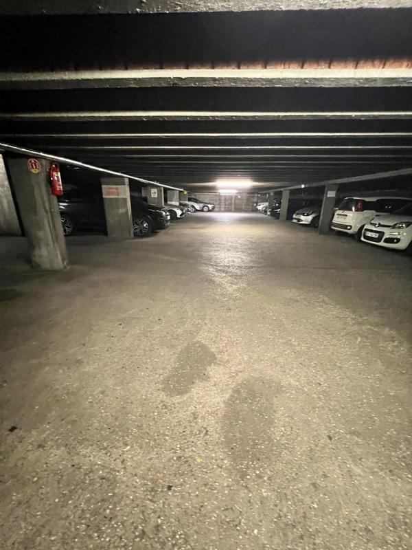 Parking / Garage - 15 m²