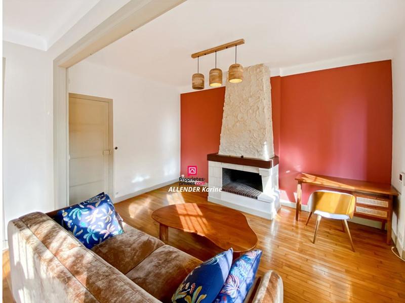 Maison - 263 m² - 8 pièces