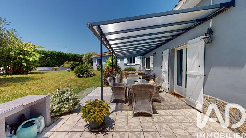 Maison - 205 m² - 8 pièces