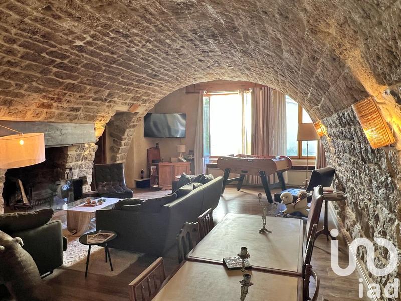 Maison - 246 m² - 8 pièces