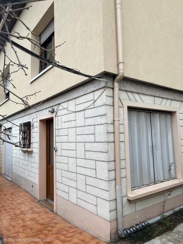 Maison traditionnelle - 162 m² - 7 pièces