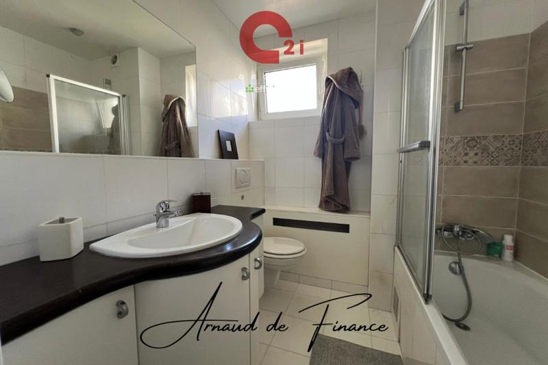 Appartement - 83 m² - 4 pièces