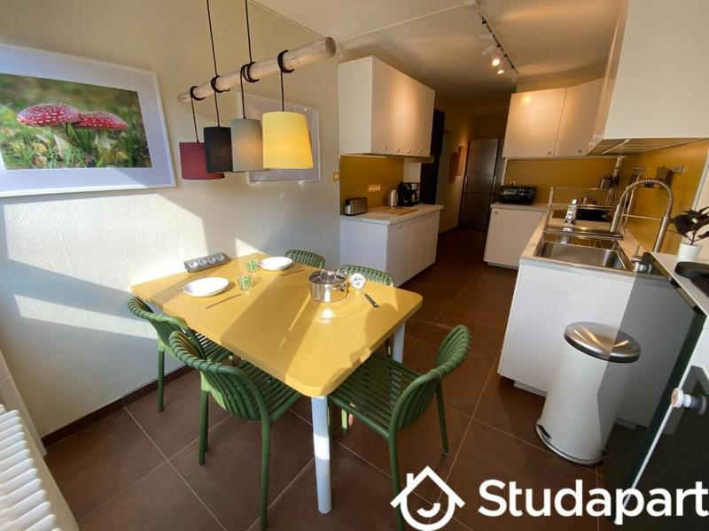 Chambre - 13 m² - 1 pièce