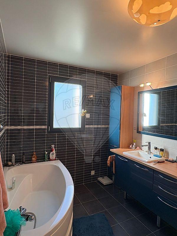 Villa - 185 m² - 6 pièces