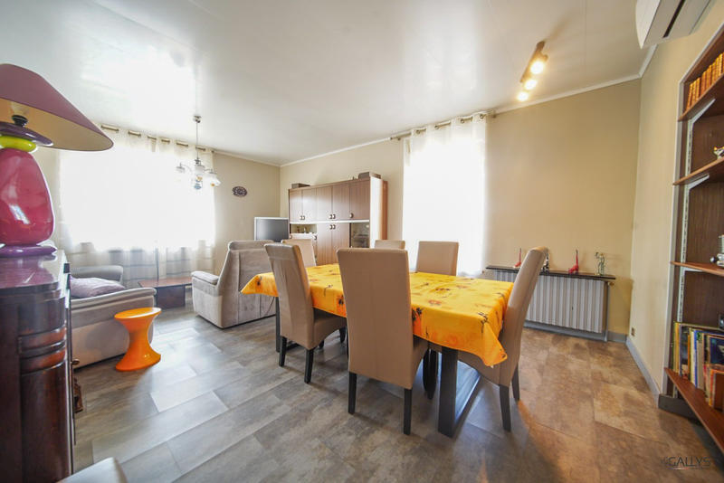 Maison - 280 m² - 4 pièces