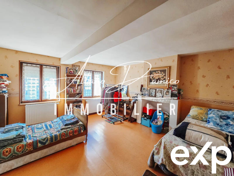 Maison - 166 m² - 7 pièces