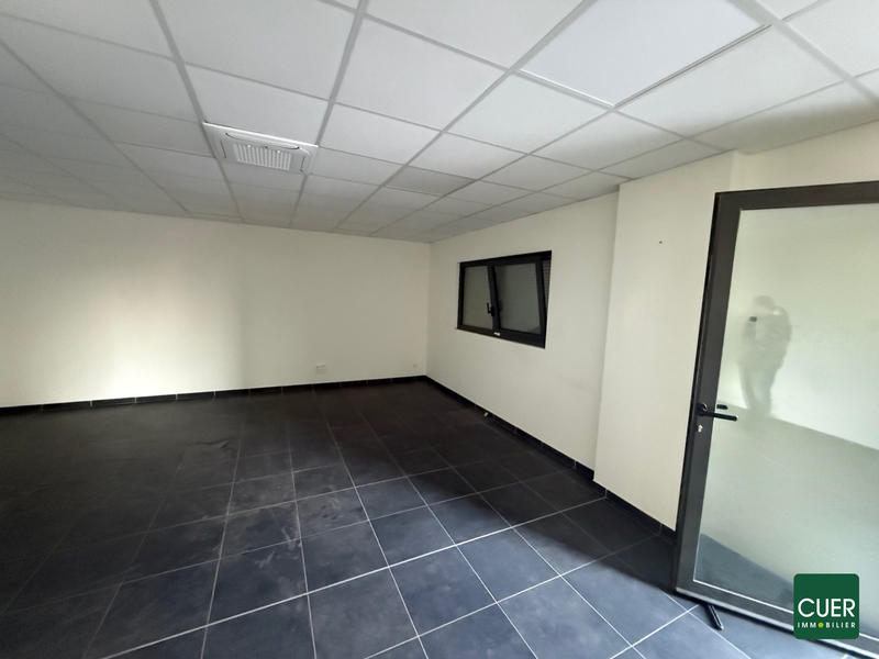 Local commercial - 257 m² - 2 pièces