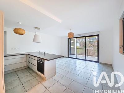 Appartement - 90 m² - 4 pièces