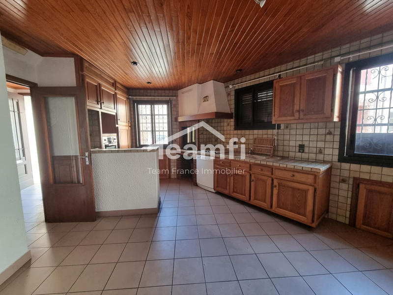 Maison - 226 m² - 8 pièces