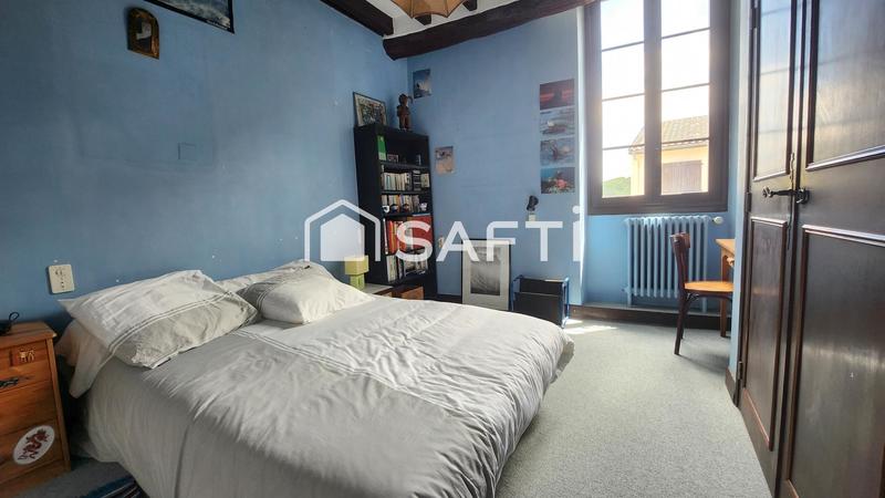 Maison - 280 m² - 16 pièces