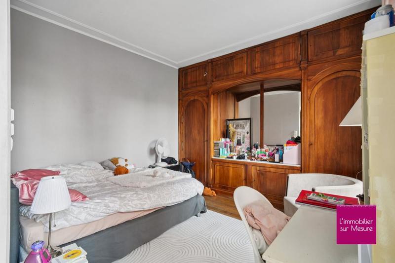 Maison - 210 m² - 6 pièces