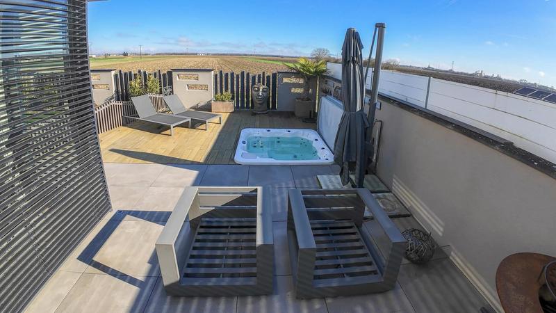 Maison - 253 m² - 8 pièces