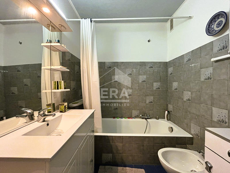 Appartement - 102 m² - 5 pièces