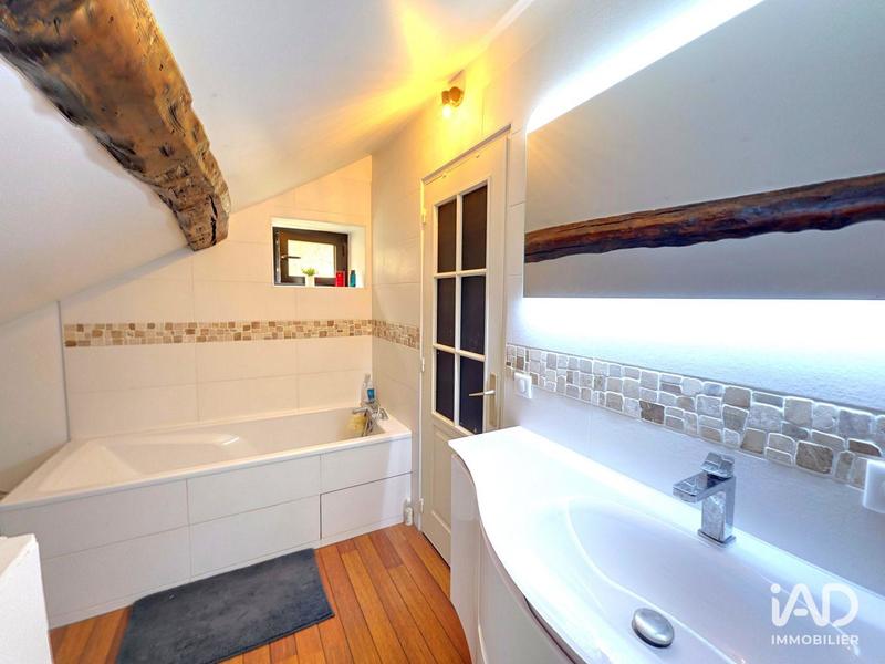 Maison - 270 m² - 5 pièces