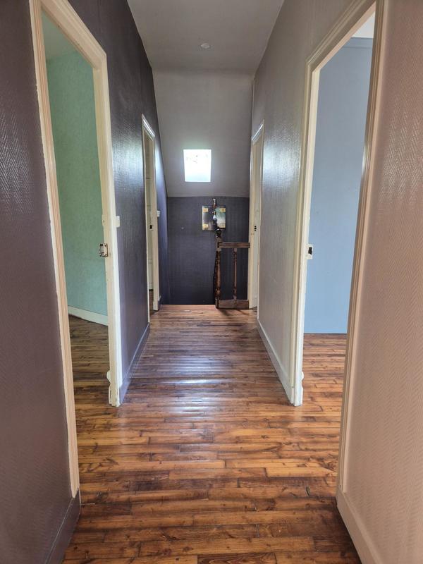 Maison - 210 m² - 9 pièces