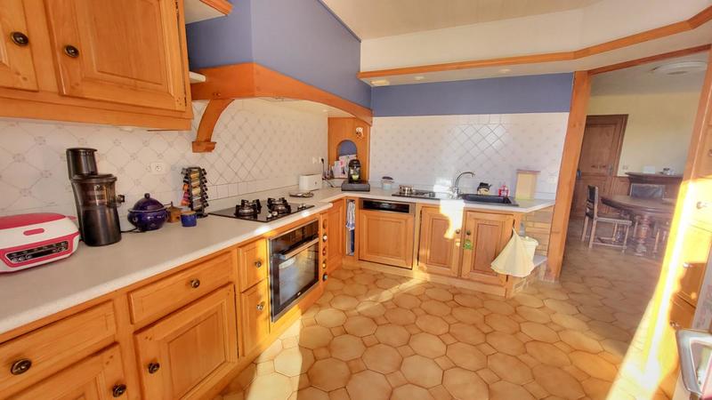 Maison - 196 m² - 10 pièces