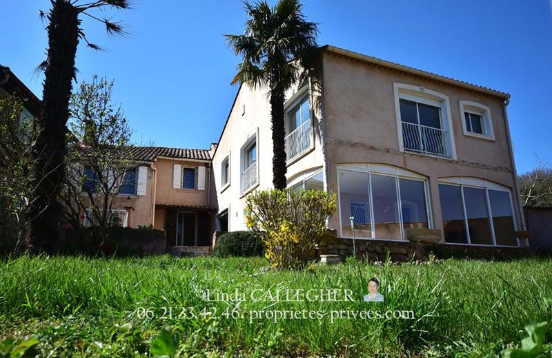 Maison - 200 m² - 10 pièces