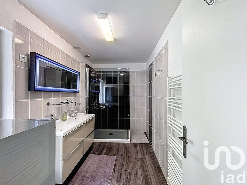 Maison - 640 m² - 14 pièces