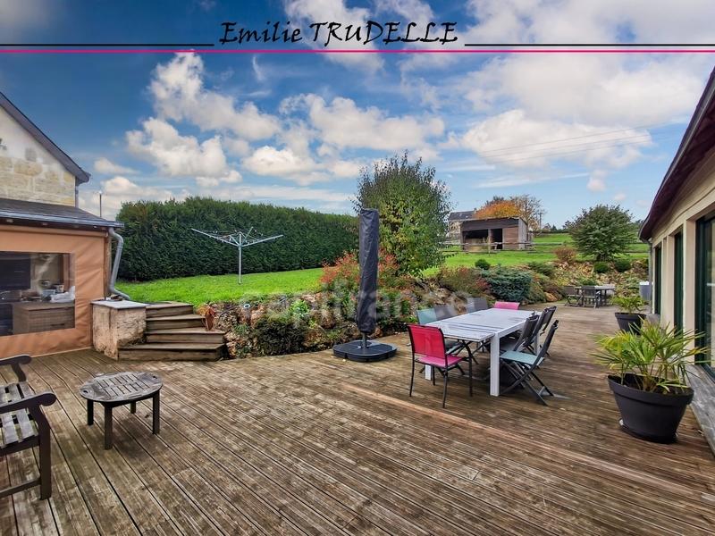 Demeure - 324 m² - 11 pièces