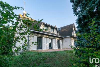 Maison - 210 m² - 8 pièces