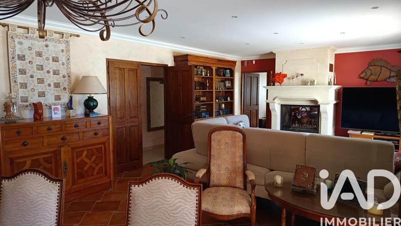 Maison - 246 m² - 8 pièces