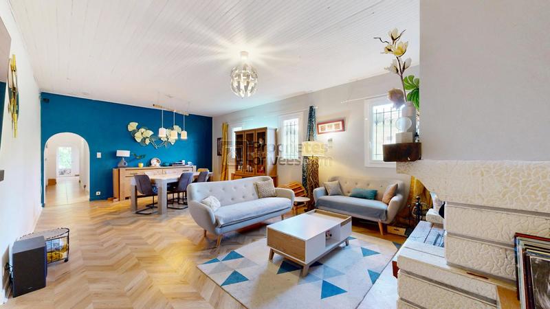 Maison - 260 m² - 9 pièces